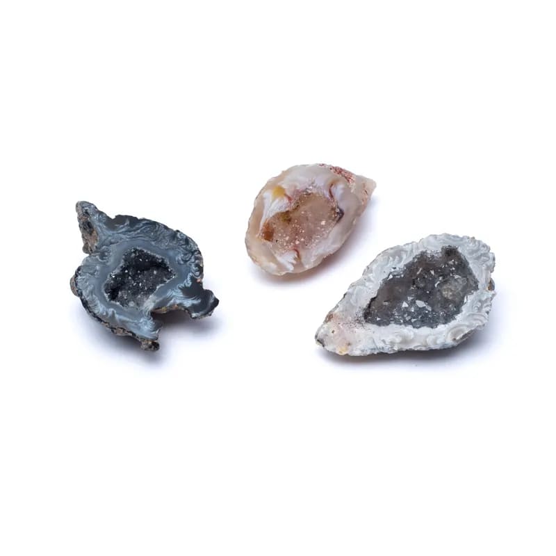 Agaat geode doos van 20 a 30 stuks — ±250g; ±2-5cm