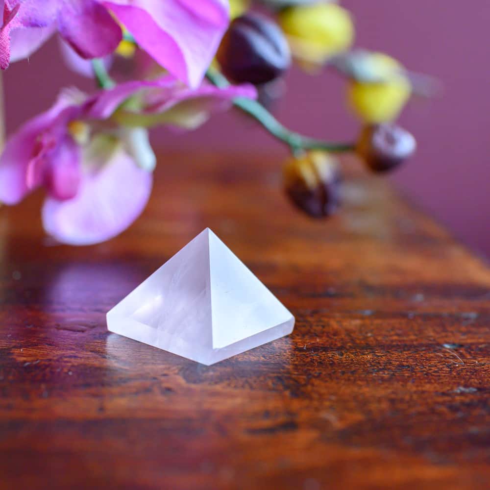 Edelsteen Piramide Roze Kwarts – 25 mm