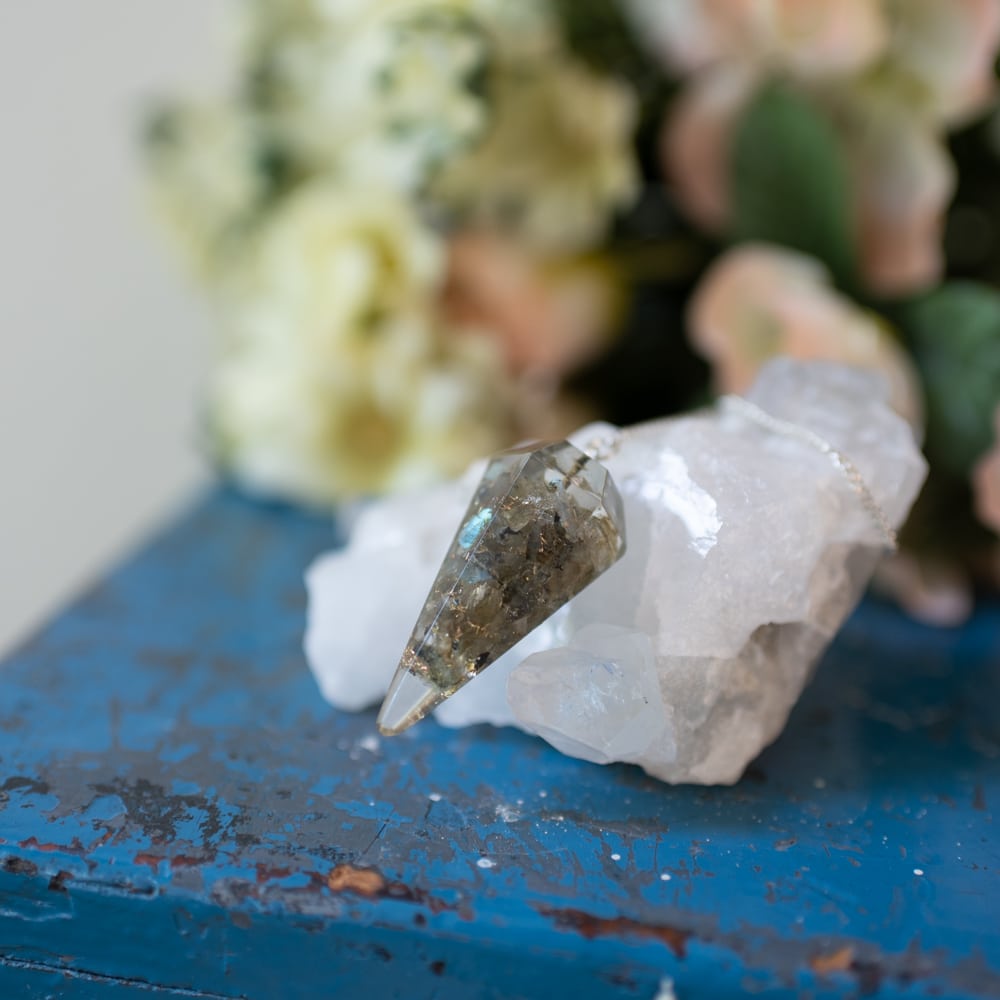Pendel Edelsteen Labradoriet Orgone Zwart