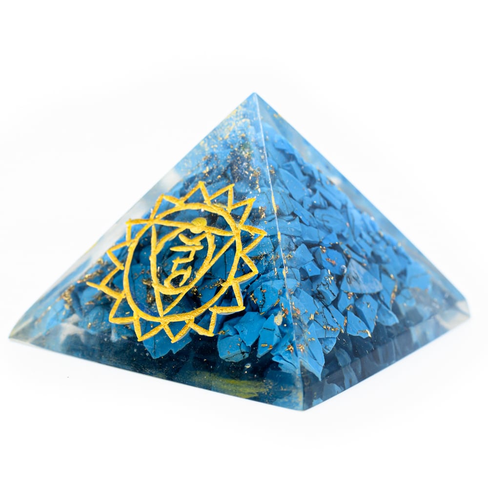 Orgonite Piramide Turkoois – Keelchakra – (40 mm)