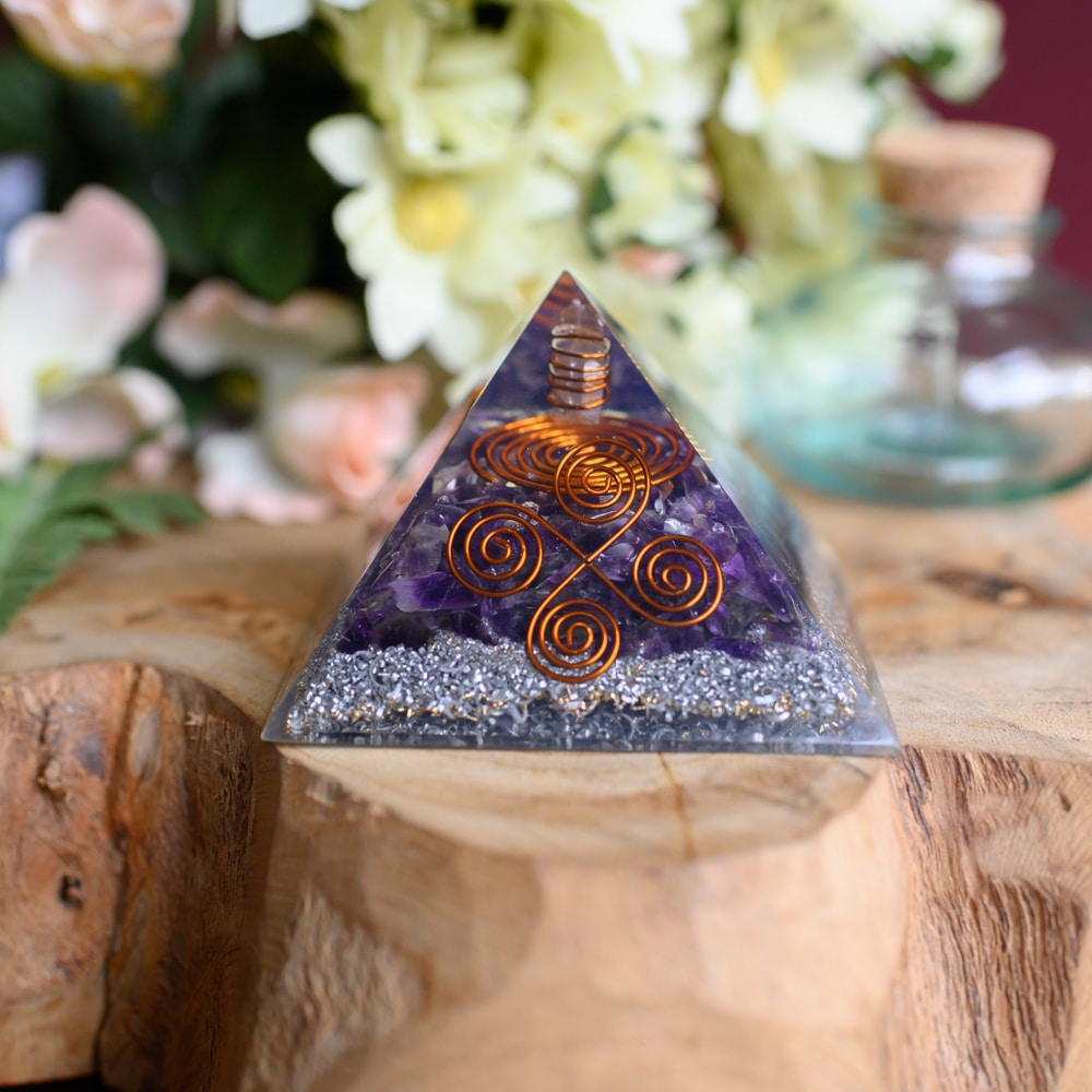Orgonite Piramide Amethist – Vastu – (70 mm)