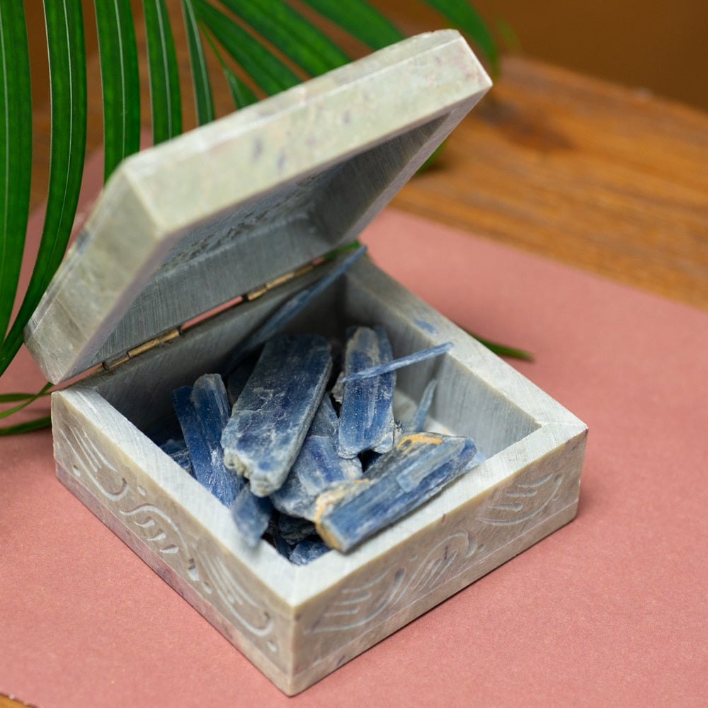 Ruwe Blauwe Kyaniet Edelsteen Stukjes – 100 gram