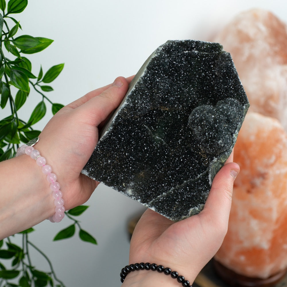 Ruwe Zwarte Amethist Edelsteen Geode Staand 1000 – 2000 gr