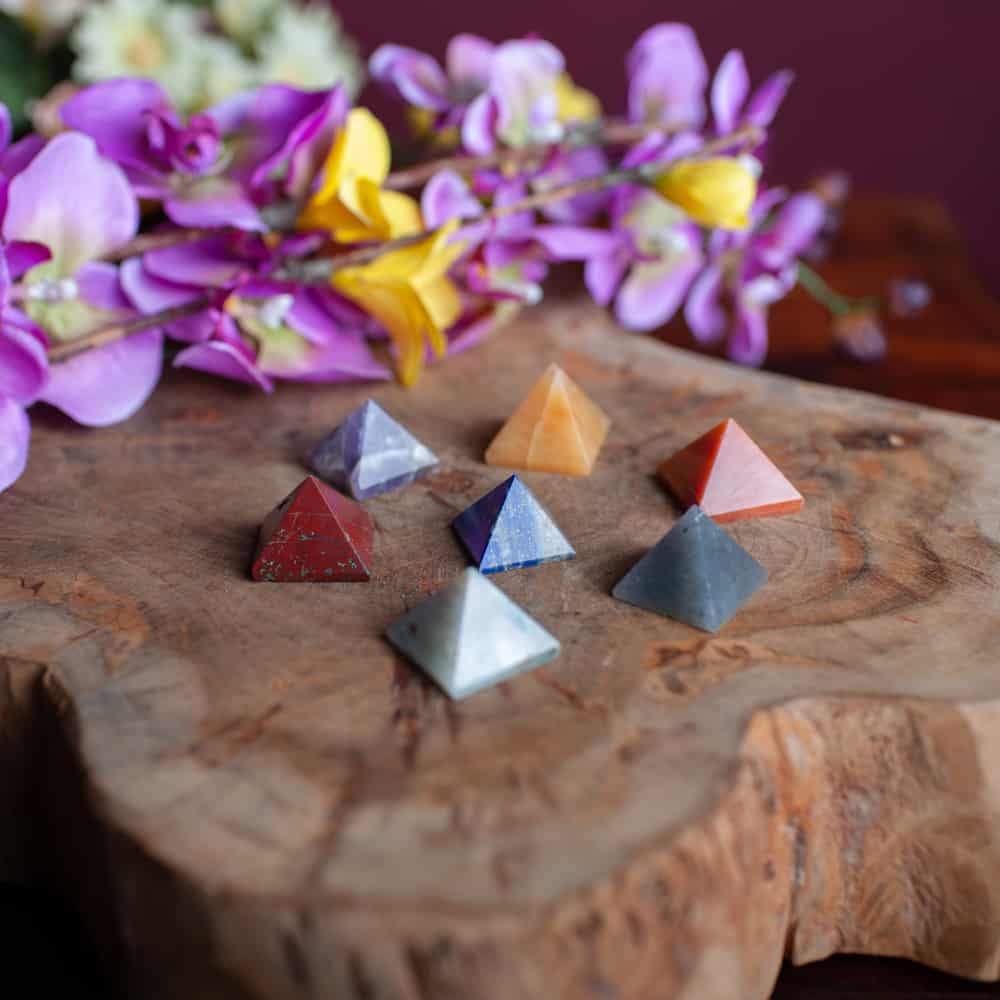 Edelsteen Piramide Chakra Set van 7 – 25 mm