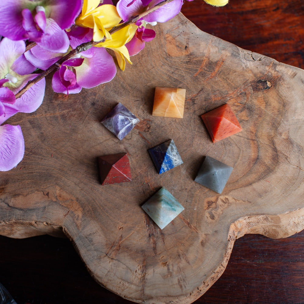 Edelsteen Piramide Chakra Set van 7 – 25 mm