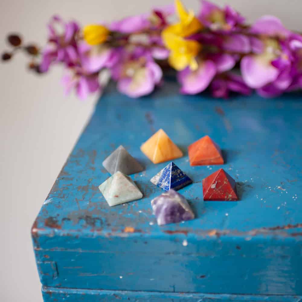 Edelsteen Piramide Chakra Set van 7 – 25 mm