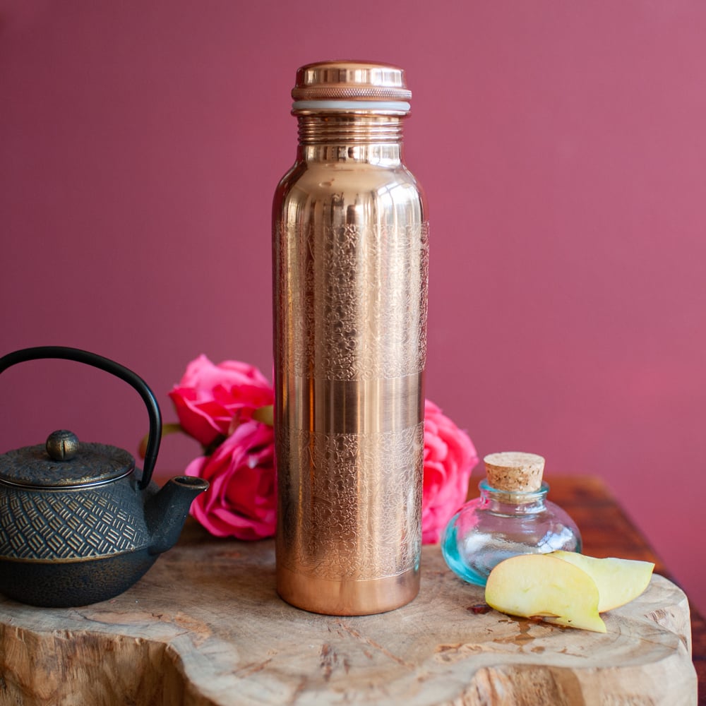 Spiru Koperen Waterfles Floral Geëtst – 900 ml