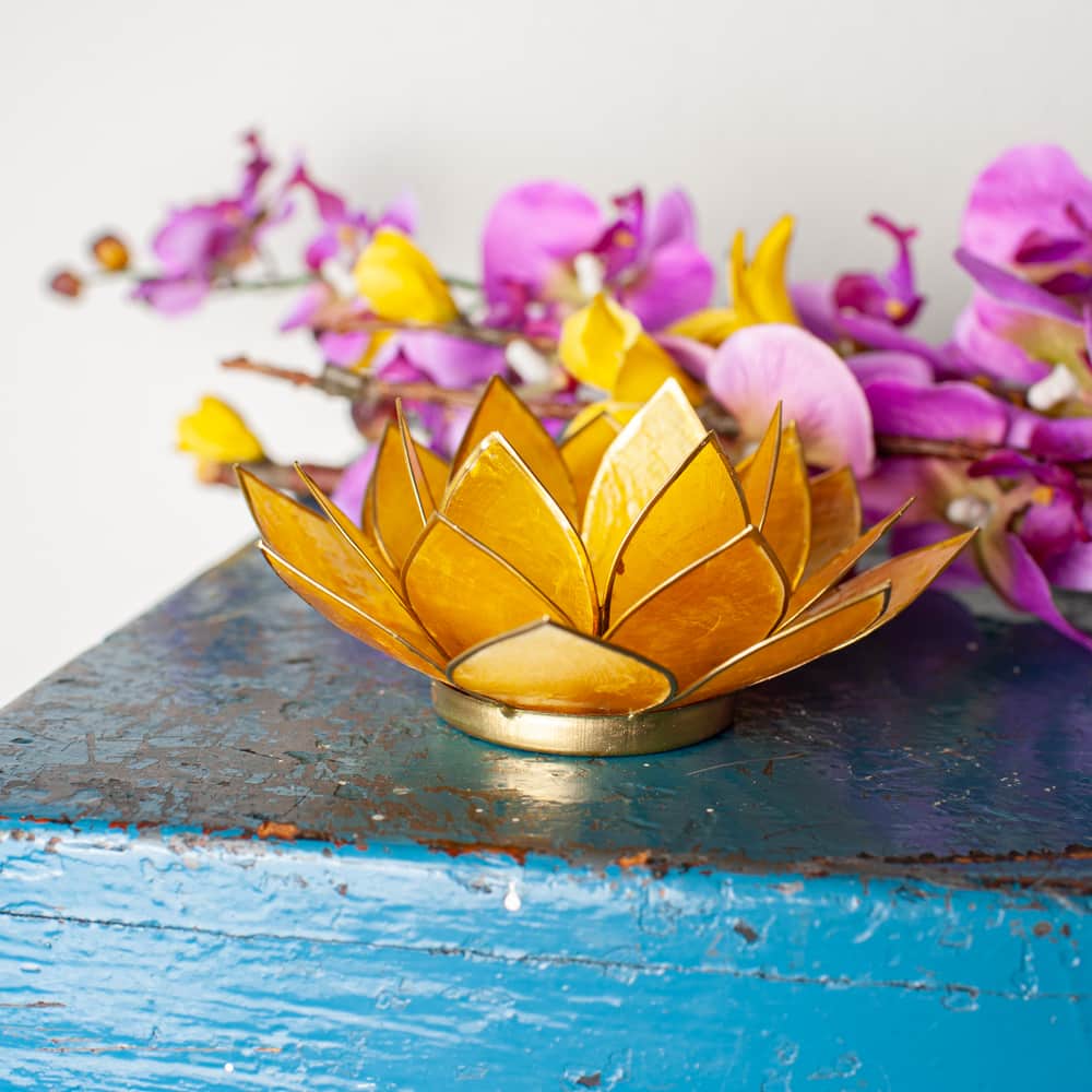Lotus Sfeerlicht Geel 3e Chakra Goudrand