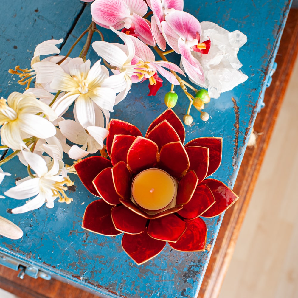 Lotus Sfeerlicht Rood 1e Chakra Goudrand