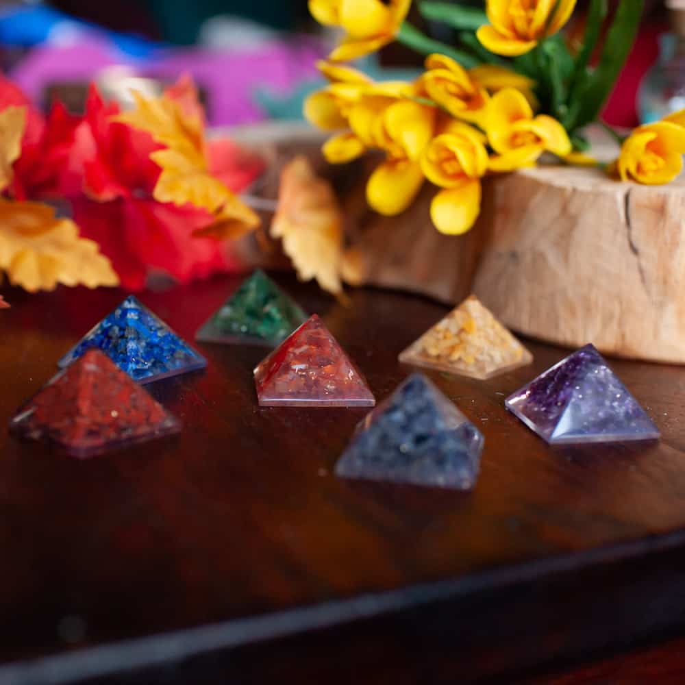 7 Chakra Orgonite Mini Piramide Set (25 mm)