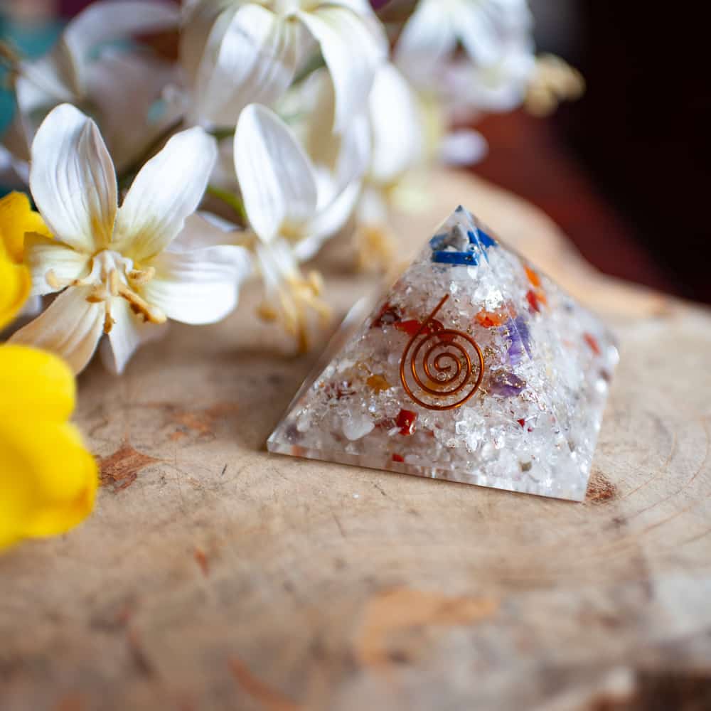 Orgonite Piramide Chakra (70 mm)