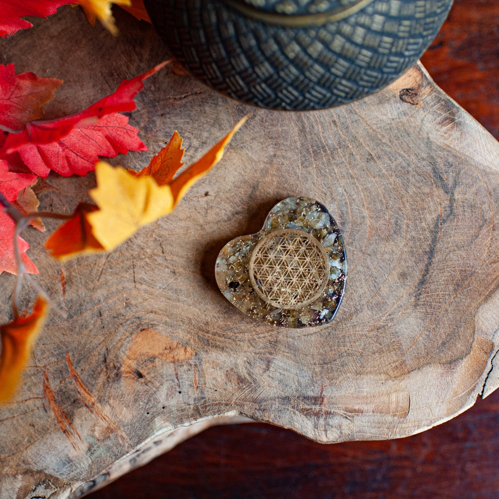 Orgoniet Hart Labradoriet met Koperen Flower of Life