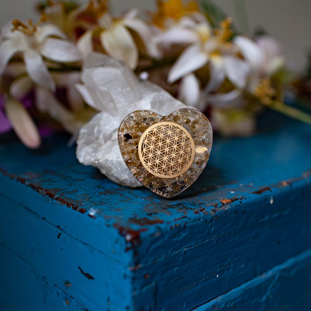 Orgoniet Hart Labradoriet met Koperen Flower of Life