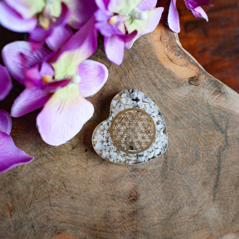 Orgoniet Hart Maansteen met Koperen Flower of Life