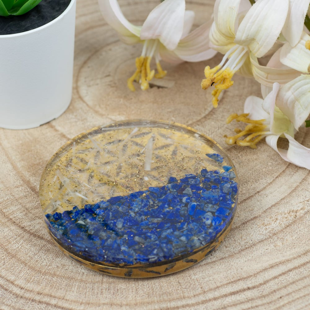 Orgoniet Schijf Onderzetter Flower of Life – Seleniet en Lapis Lazuli (80 mm)