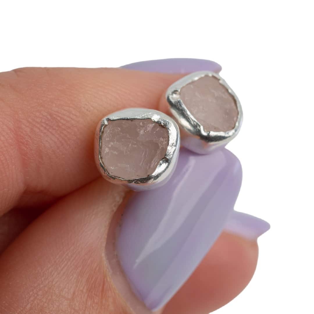 Geboortesteen Oorstekers Oktober Ruwe Rozenkwarts – 925 Zilver