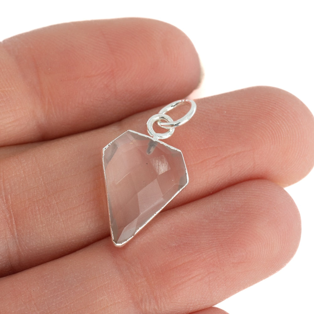 Edelsteen Hanger Rozenkwarts Diamantvorm – Verzilverd – 15 x 12 mm