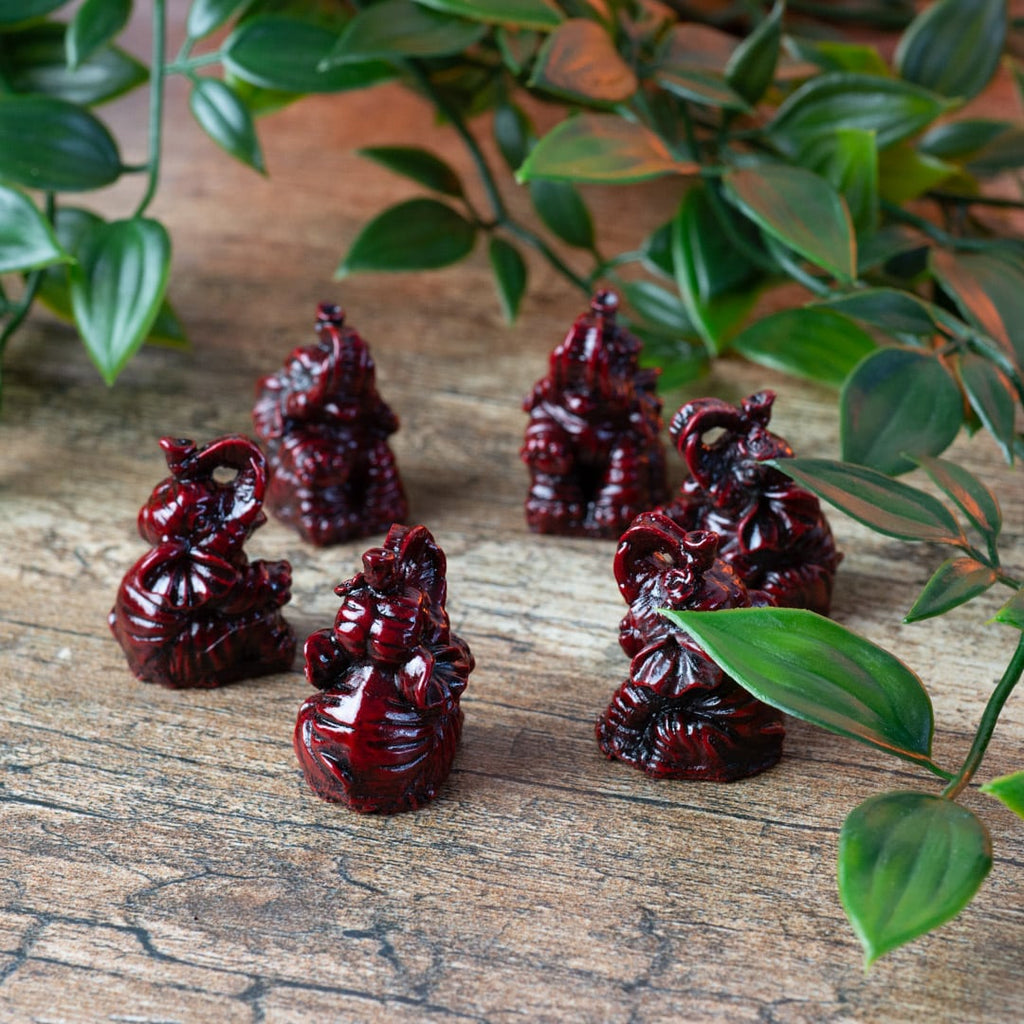 Ganesha Beeld Polyresin Rood – set van 6 – ca. 3 cm
