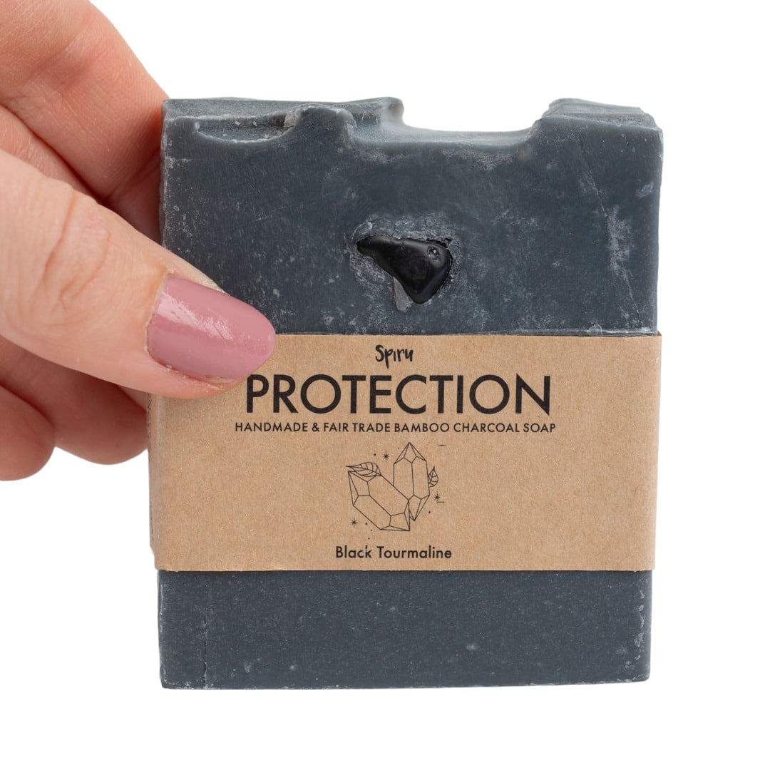 Spiru Fair Trade Edelsteen Zeep – Bamboe-Houtskool & Zwarte Toermalijn – Bescherming (100 gram)
