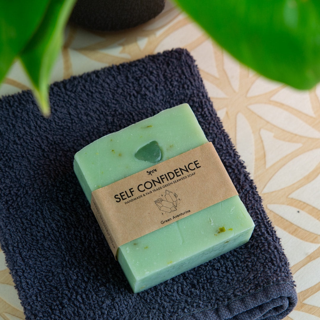 Spiru Fair Trade Edelsteen Zeep – Zeewier & Groene Aventurijn – Zelfvertrouwen (100 gram)