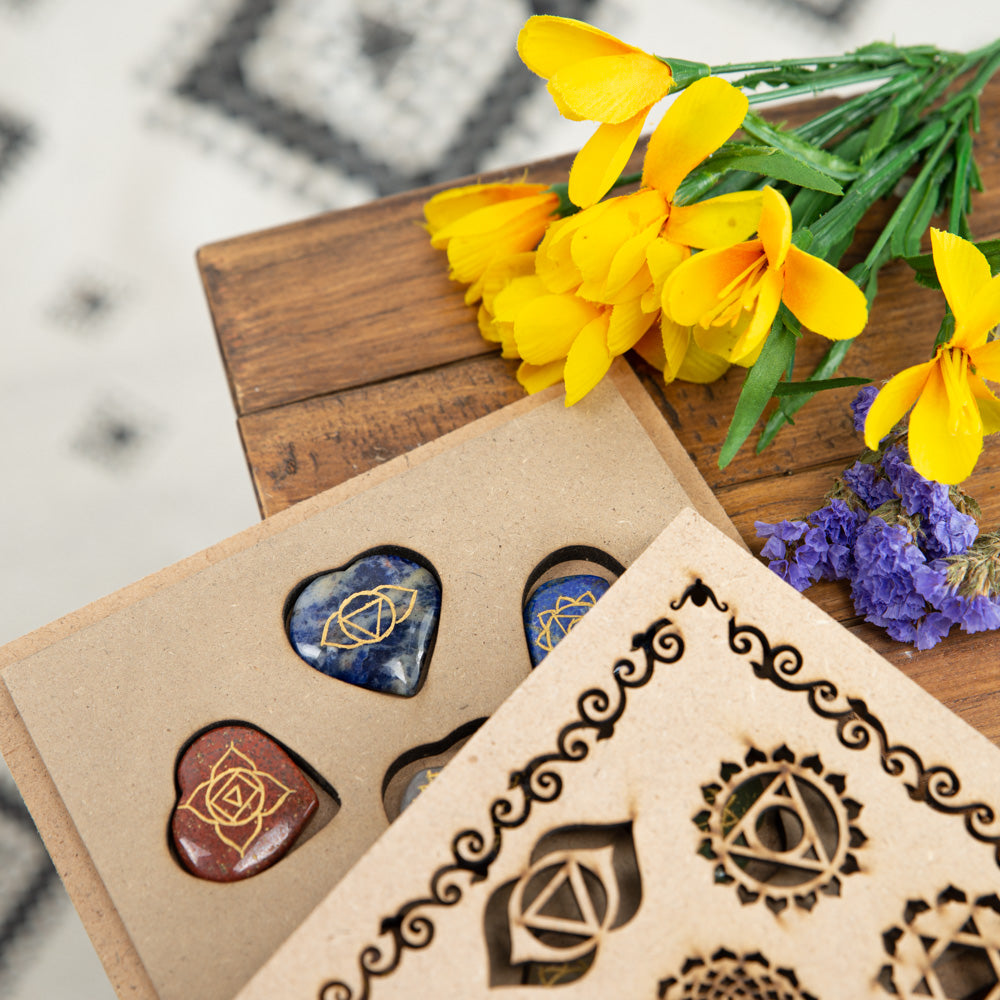 Chakra Edelstenen Harten Set in Opbergdoos