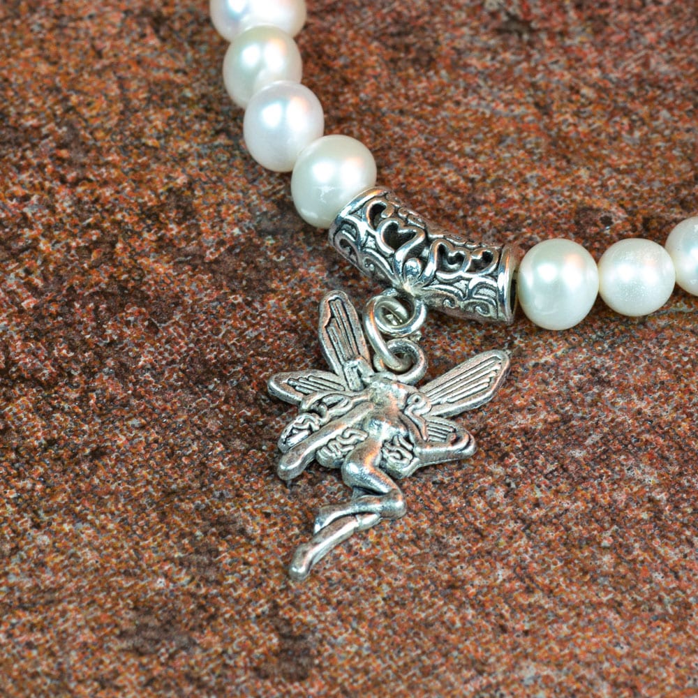 Edelsteen Armband Witte Potato Parels met Engeltje