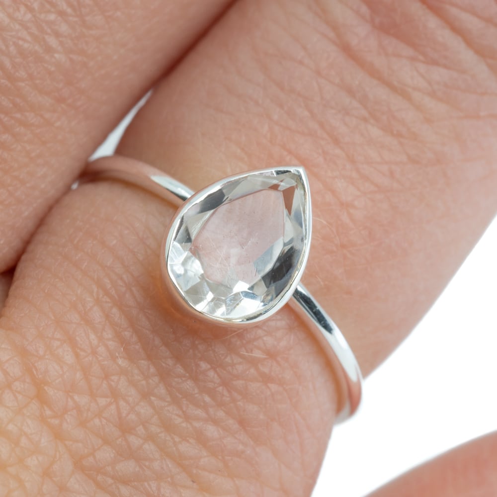 Edelsteen Ring Bergkristal – 925 Zilver – Peervorm (Maat 17)