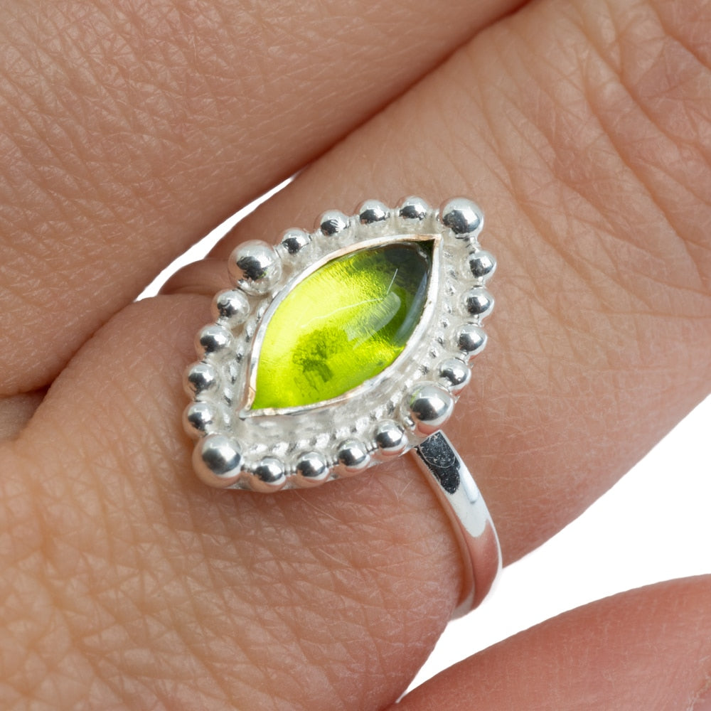 Edelsteen Ring Peridoot – 925 Zilver (Maat 17)