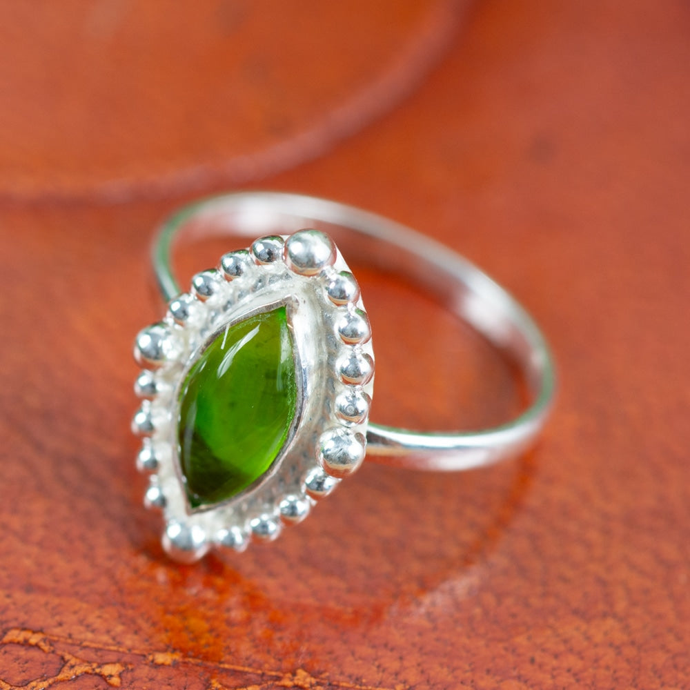 Edelsteen Ring Peridoot – 925 Zilver (Maat 17)