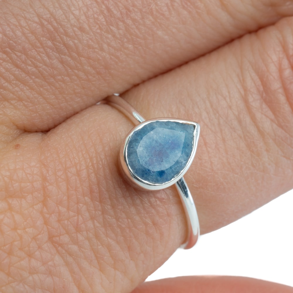 Edelsteen Ring Saffier (gekleurd) – 925 Zilver – Peervorm (Maat 17)