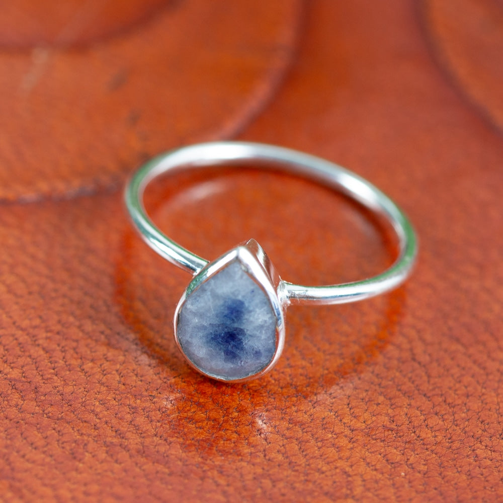 Edelsteen Ring Saffier (gekleurd) – 925 Zilver – Peervorm (Maat 17)