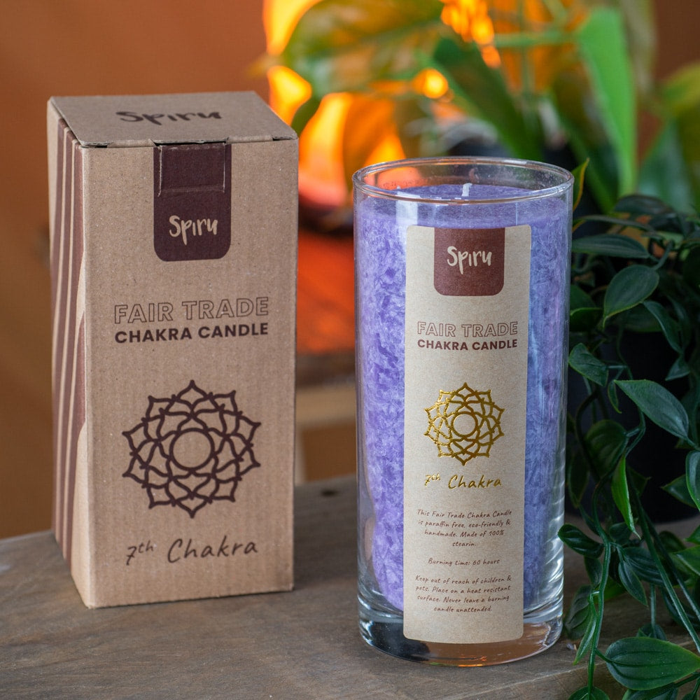 Fair Trade Kruin Chakra (7e) Stearine Kaars in Glas – paars (60 Branduren)