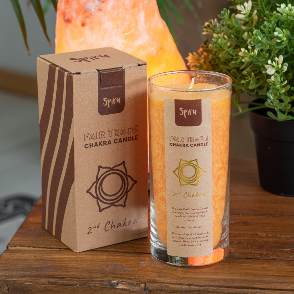 Fair Trade Sacraal Chakra (2e) Stearine Kaars in Glas – Oranje (60 Branduren)