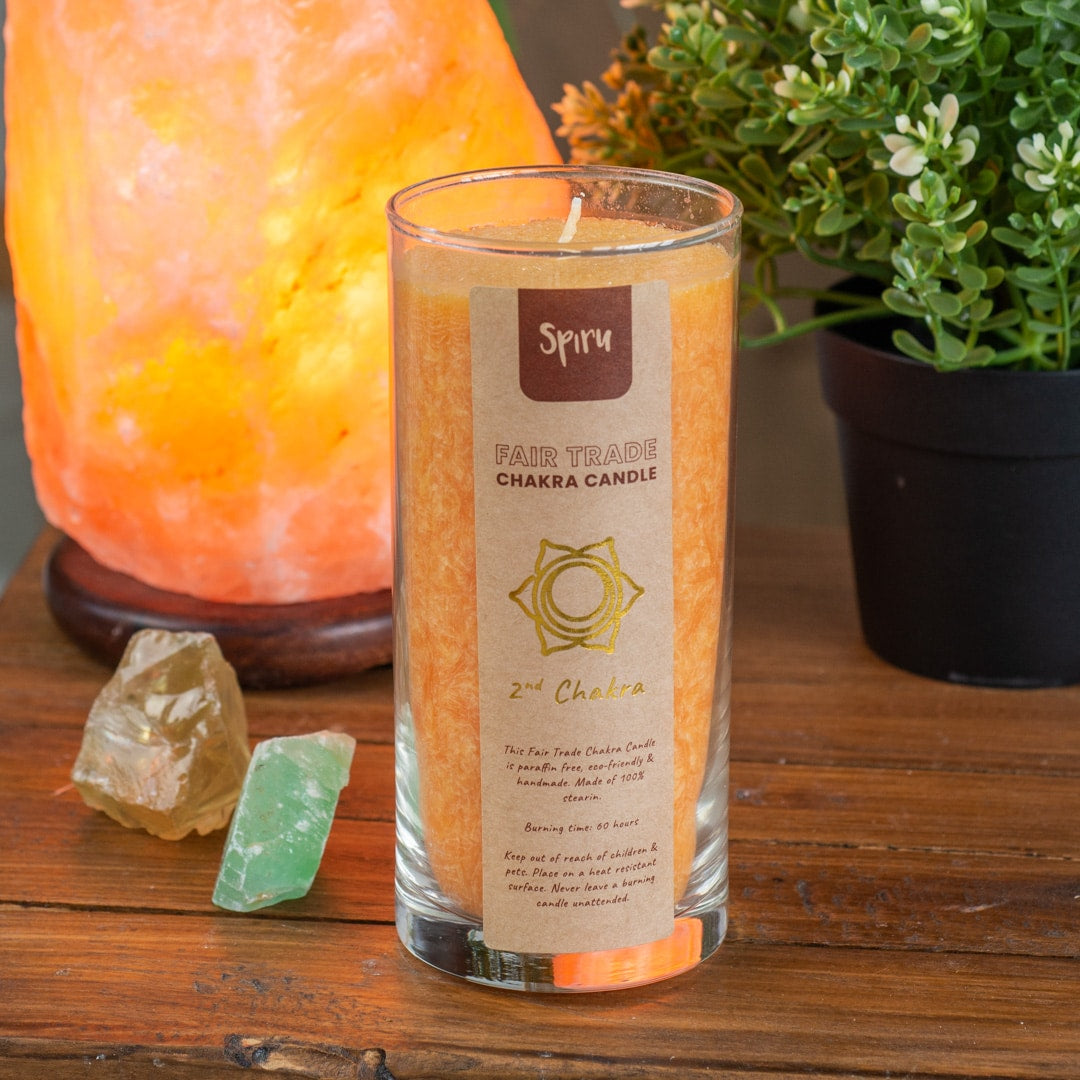 Fair Trade Sacraal Chakra (2e) Stearine Kaars in Glas – Oranje (60 Branduren)