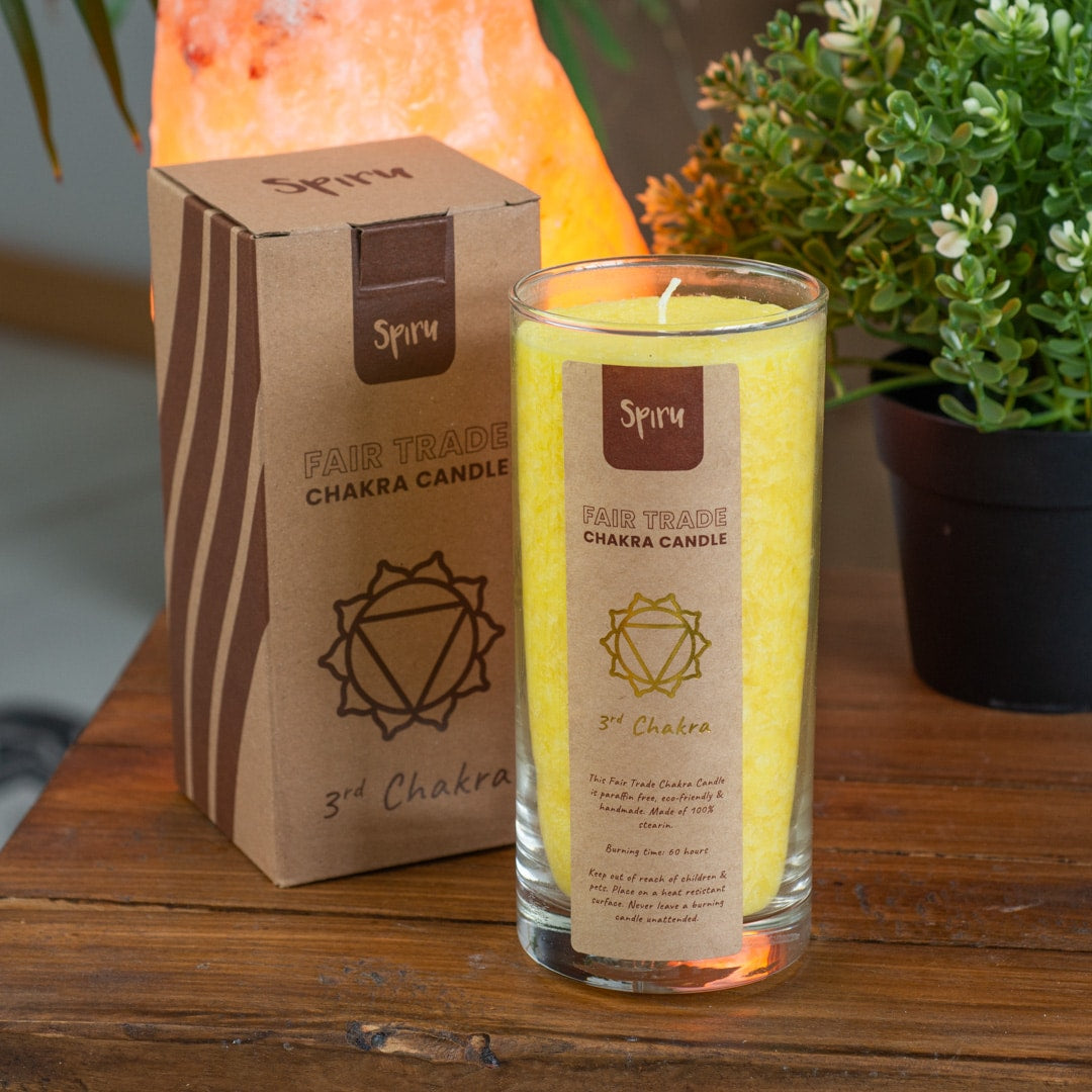 Fair Trade Zonnevlecht Chakra (3e) Stearine Kaars in Glas – Geel (60 Branduren)