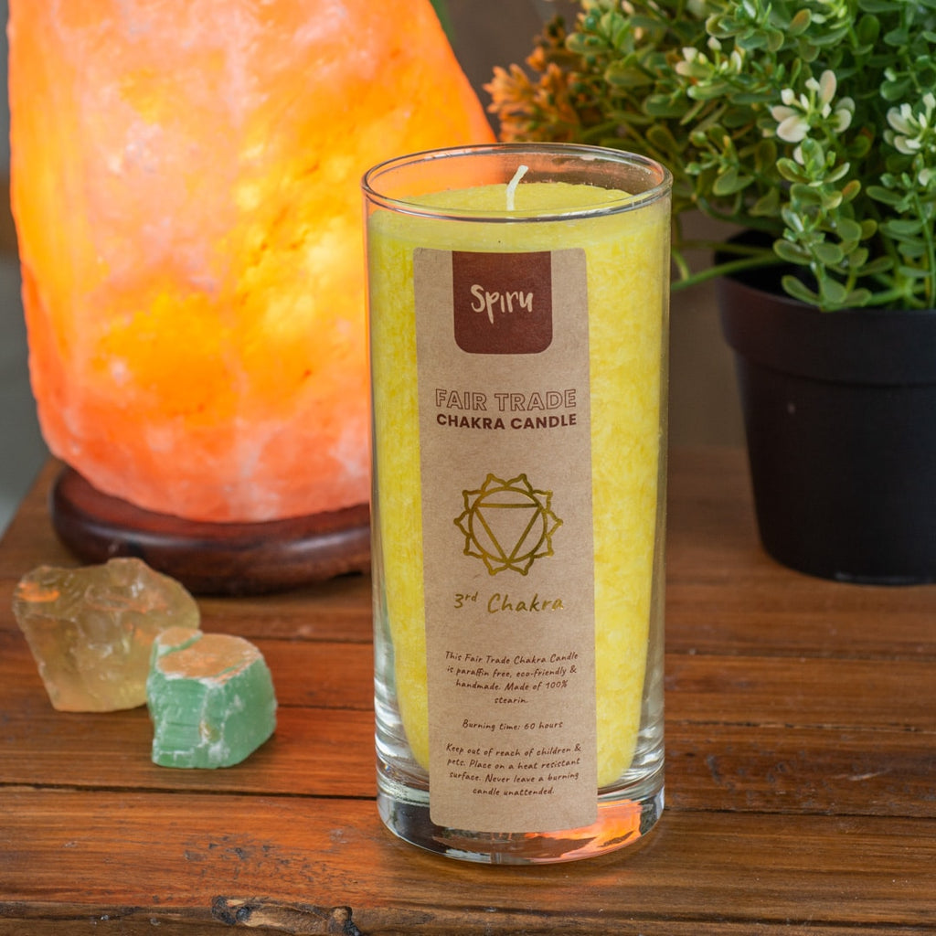 Fair Trade Zonnevlecht Chakra (3e) Stearine Kaars in Glas – Geel (60 Branduren)