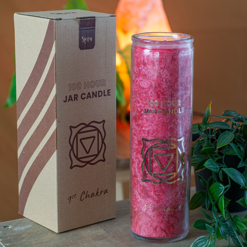 Fair Trade Wortel Chakra (1e) Stearine Kaars in Glas – Rood (100 Branduren)