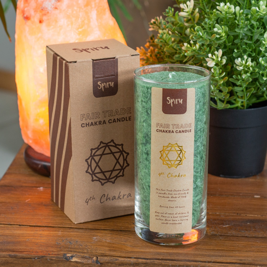 Fair Trade Hart Chakra (4e) Stearine Kaars in Glas – Groen (60 Branduren)