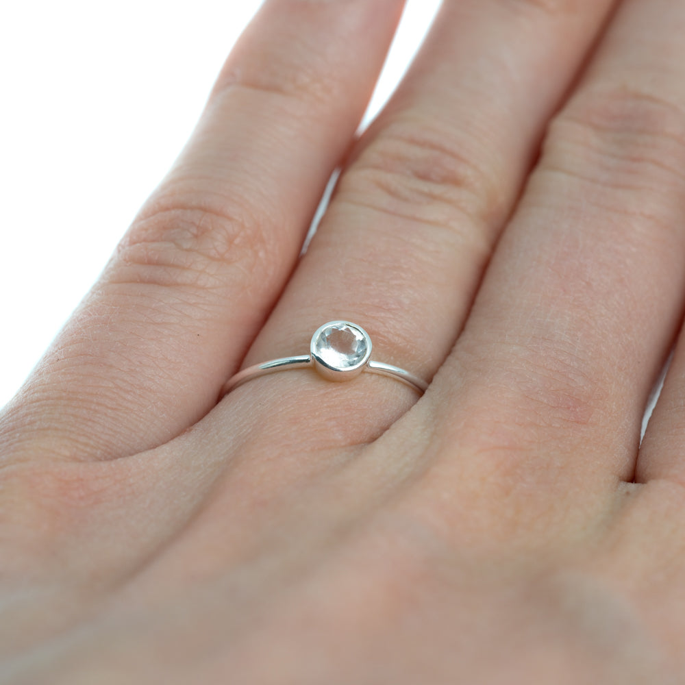 Geboortesteen Ring Bergkristal April – 925 Zilver – Zilverkleurig (Maat 17)