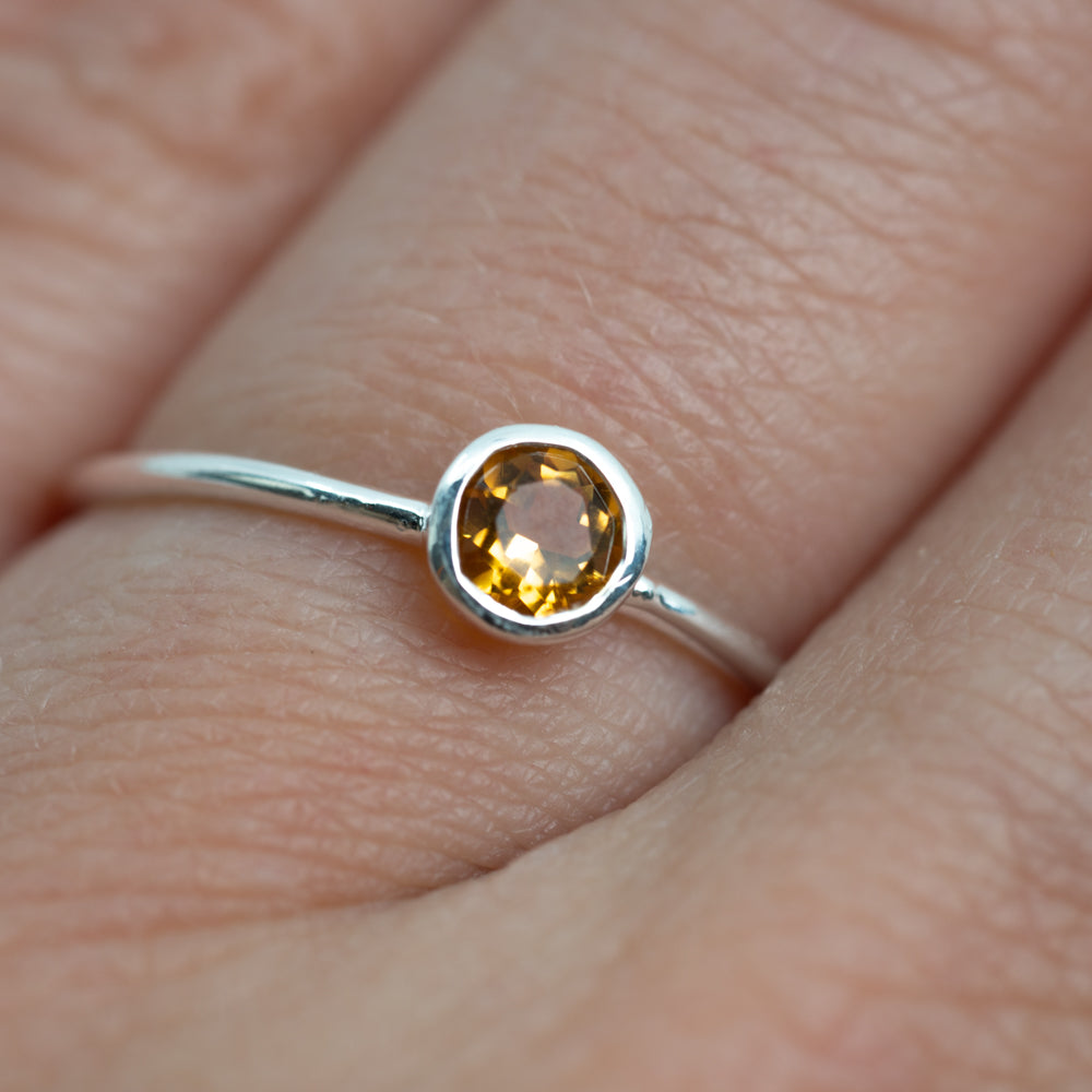 Geboortesteen Ring Citrien November – 925 Zilver – Zilverkleurig (Maat 17)