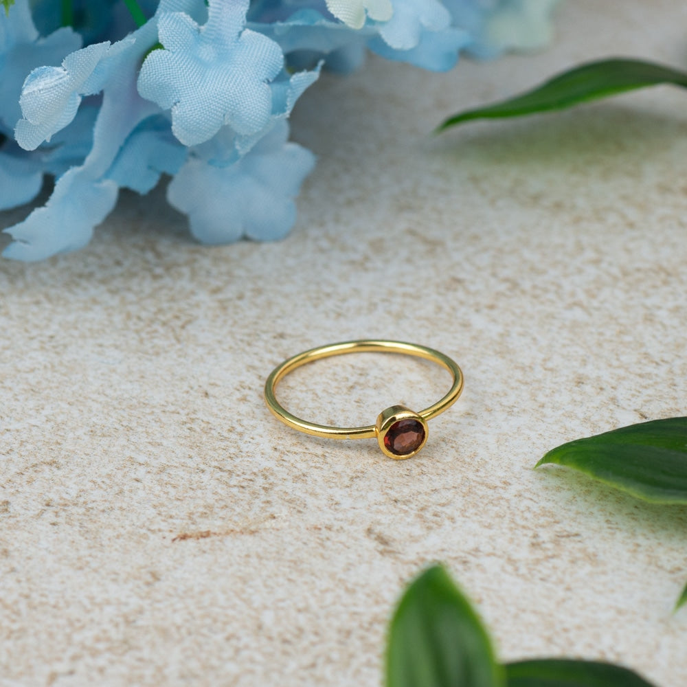 Geboortesteen Ring Granaat Januari – 925 Zilver Verguld (Maat 17)