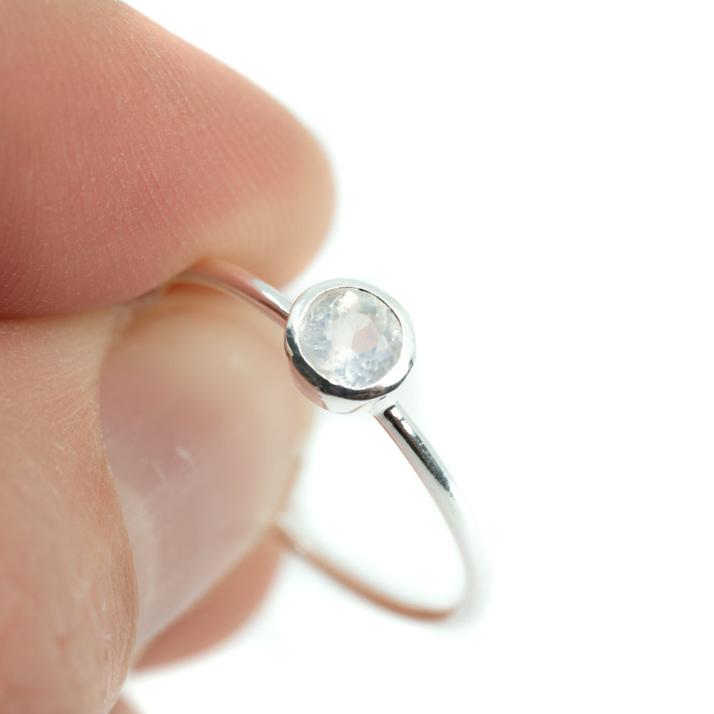 Geboortesteen Ring Maansteen Juni – 925 Zilver – Zilverkleurig (Maat 17)