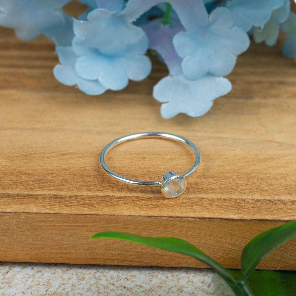 Geboortesteen Ring Maansteen Juni – 925 Zilver – Zilverkleurig (Maat 17)