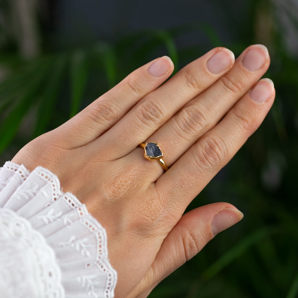 Geboortesteen Ring Ruwe Tanzaniet December – 925 Zilver Verguld