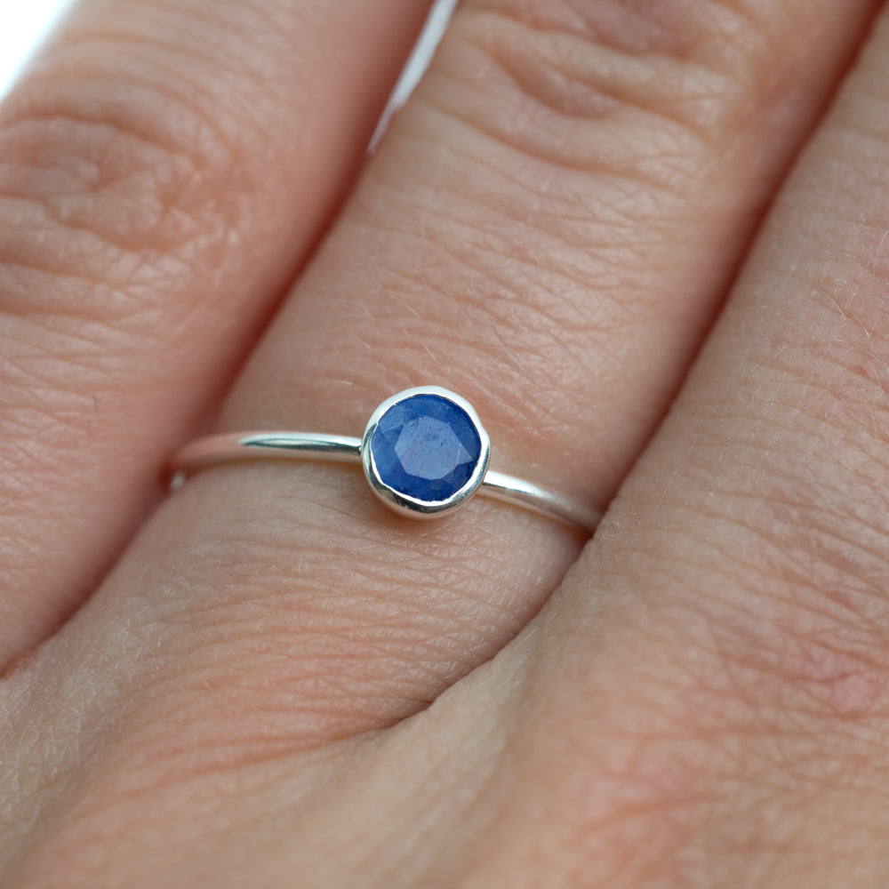 Geboortesteen Ring Saffier September – 925 Zilver – Zilverkleurig (Maat 17)