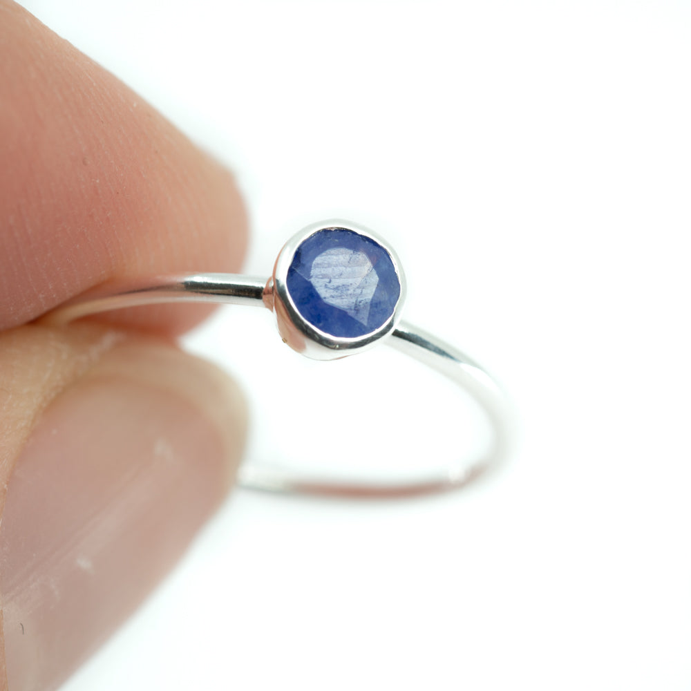 Geboortesteen Ring Saffier September – 925 Zilver – Zilverkleurig (Maat 17)