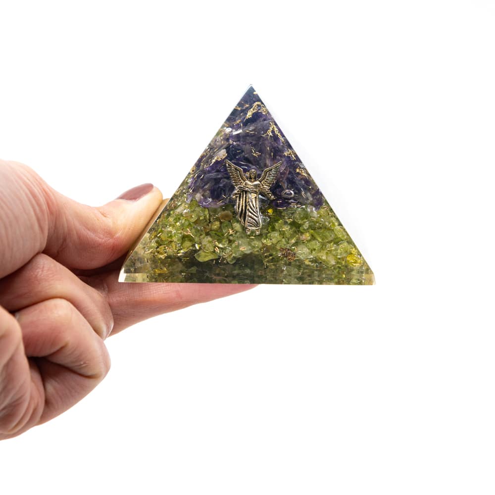 Orgonite Piramide Peridoot/ Amethist – Engel Raphael – (70 mm)