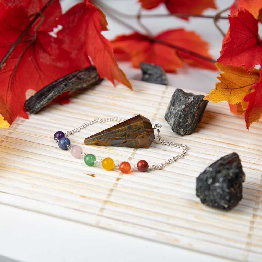 Pendel Edelsteen Tijgeroog Facet met Chakra Kralenketting